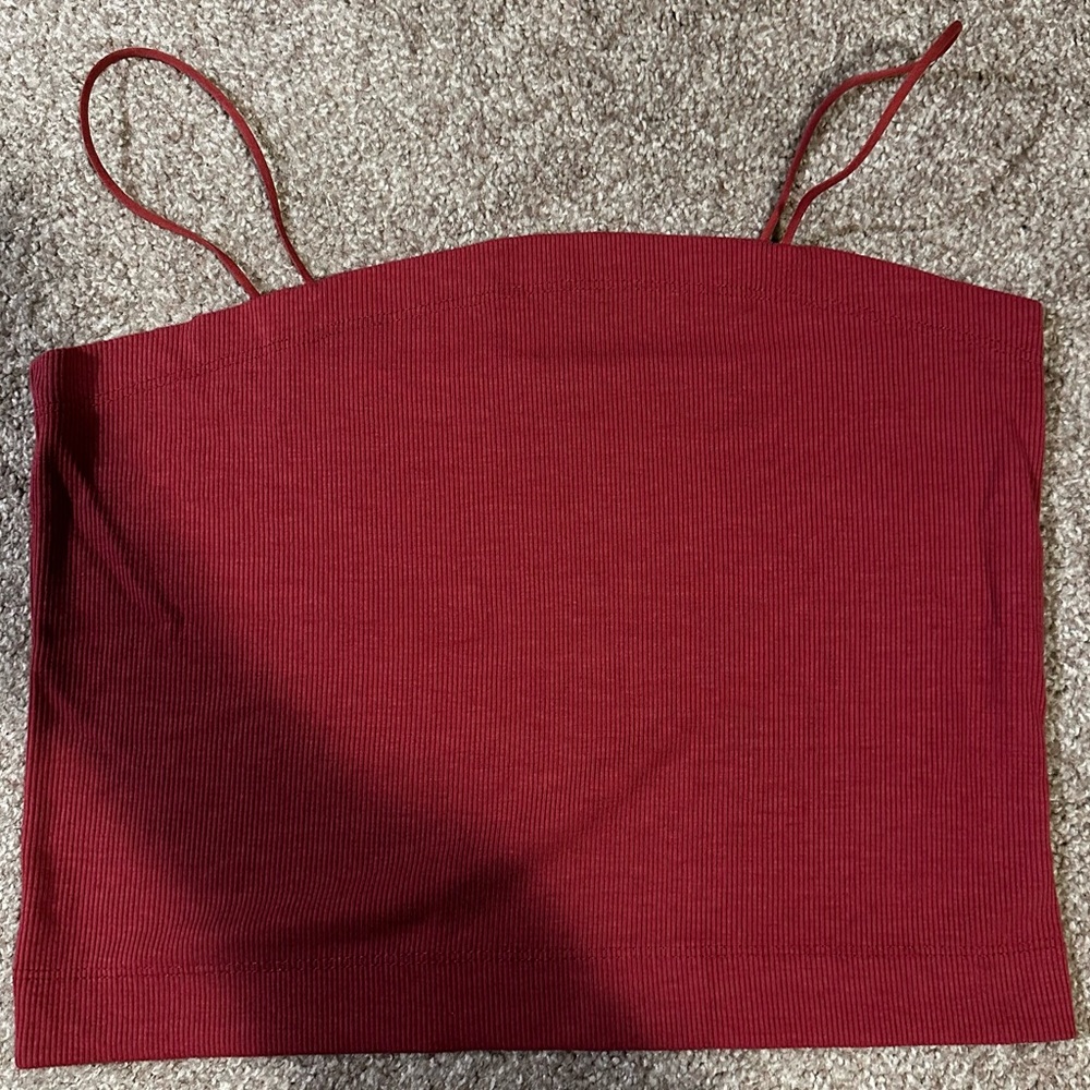American eagle red, bungee strap crop cami. Size: Large